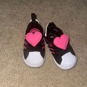 adidas Kids' Black and Pink Heart Sneakers